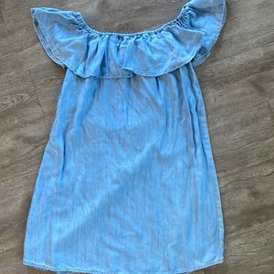 Off shoulder Signature Eight dress size Medium